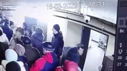 Lövedék talált el egy zsúfolt harkivi szupermarketet (Video)