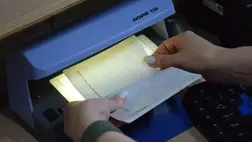 A határátlépés érdekében "eltemette" gyermekei anyját