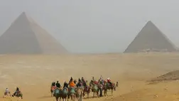 Négyezer éves sírokra bukkantak a piramis közelében