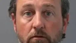 Közel tíz év után vádat emeltek egy tanár ellen, aki leitatott, majd megerőszakolt egy 15 éves lányt