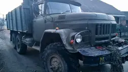 Két, illegális faanyagot szállító tehergépkocsit foglaltak le a hadsereg javára