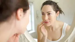 Szinte mindenki bedől ezeknek: a leggyakoribb tévhitek az aknéról