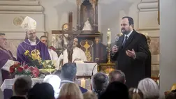 Nacsa Lőrinc, a Nemzeti Vallásturizmus Intézkedési Terv megvalósításához szükséges intézkedések koordinációjáért felelős miniszteri biztos, a KDNP országgyűlési képviselője beszédet mond a magyar kormány támogatásával felújított Szent Mihály-templomban tartott mise után a felvidéki Ipolyfödémesen 2023. március 18-án. MTI/Komka Péter