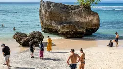 Az indonéziai Bali szigetének hatóságai szigorítanák a vízumkiadást az orosz és az ukrán turisták esetében. A kiemelt kép illusztráció (Fotó: Internet)