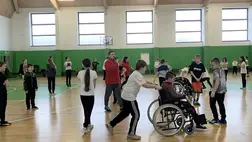 Játszóházi programot szervezett a Beregszászi Járási Máltai Szeretetszolgálat a Karácsfalvai Sztojka Sándor Görögkatolikus Líceumban.