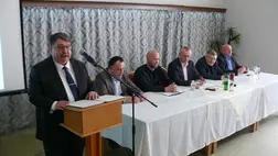 A Kárpátaljai Határmenti Önkormányzatok Társulásának közgyűlésén: előtérben a határon átnyúló pályázatok. (Fotó: Kárpátinfo/Kovács Elemér)