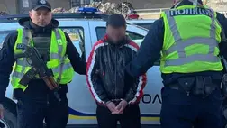 Kárpátalján egy férfi részegen vezette az ellopott autót. (Fotó: Kárpátalja Rendőrsége)