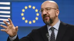 "Felgyorsítjuk katonai támogatásunkat, lőszert, rakétákat és légvédelmi rendszereket szállítunk Ukrajnának" - fogalmazott.