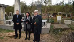 Megemlékezés a beregszászi temetőkertben - Ekkel György honvédszázados síremlékének újraavatásán. Fotó: Kárpátinfo/Kovács Elemér