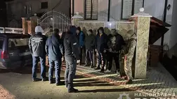 A rendfenntartók újabb embercsempészt vettek őrizetbe Kárpátalján. Fotó: Kárpátaljai Rendőrség