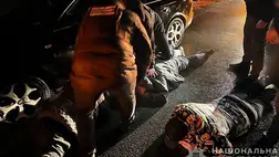 A kárpátaljai rendőrök másodszor is őrizetbe vettek egy férfit, aki katonai szolgálatra kötelezett személyeket csempészett át az államhatáron. Fotó: Kárpátaljai Rendőrség