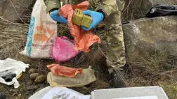 Egy teljes fegyverarzenált akart eladni Kárpátalján, az SZBU leleplezte. Fotó: SZBU