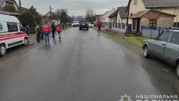 Kárpátalján a rendőrség őrizetbe vett egy gyalogos nőt elgázoló sofőrt. A 62 éves nő a helyszínen belehalt sérüléseibe. Fotó: Kárpátaljai Rendőrség