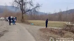 Fának csapódott egy 28 éves motorkerékpáros Kárpátalján. A helyszínen az életét vesztette. Fotó: Nemzeti Rendőrség