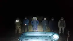 Gumicsónakkal akart 4 férfi átjutni Magyarországra Újlaknál. Fotó: DPSZU