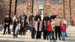 Veszprémi kézilabda-mérkőzésen a KMNE tagcsaládjai