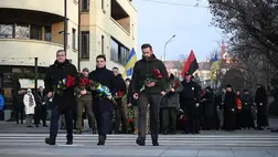 Ukrajna Egységének napját méltatták Ungváron. Virágokat helyeztek el Avgusztin Volosin emlékművénél. Fotó. Viktor Mikita/Facebook