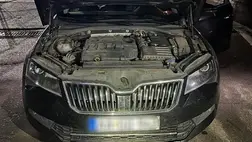 Kárpátalján a Tisza határátkelőn  egy Csehországban ellopott Skoda típusú személygépkocsit találtak a határőrök. A járművet egy 33 éves magyar állampolgárságú nő vezette. Fotó: Ukrajna Határőr Szolgálata