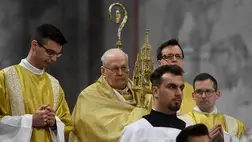 Erdő Péter bíboros, esztergom-budapesti érsek az utolsó vacsora emlékére nagycsütörtöki szentmisét celebrál az esztergomi Nagyboldogasszony- és Szent Adalbert-főszékesegyházban 2024. március 28-án. MTI/Kovács Attila