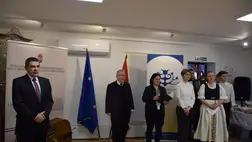 Népviseleti kiállítás a beregszászi konzulátuson - Múlt és jelen a viseletekben. Fotó: Kárpátinfo/Kovács Erzsébet