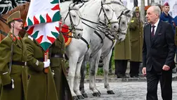 Sulyok Tamás köztársasági elnök érkezik beiktatási ünnepségére a budapesti Szent György téren 2024. március 10-én. MTI/Koszticsák Szilárd