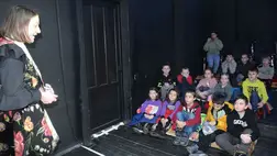 Diavetítős színházi matiné a beregszászi színházban - Mesélő Mag-diák 