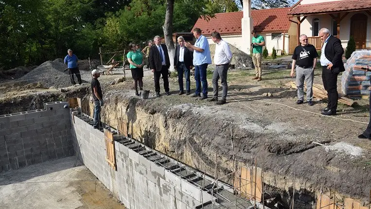 Óvóhelyek épülnek kárpátaljai református intézményekben