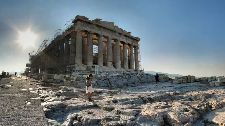 A Vatikán visszaszolgáltatja az athéni Parthenón nála lévő darabjait