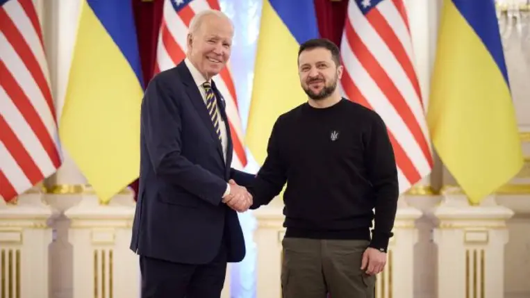 Joe Biden amerikai elnök és Volodimir Zelenszkij ukrán elnök