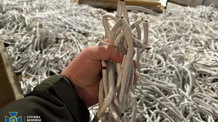 Óriási illegális cigarettagyárat leplezett le az SZBU