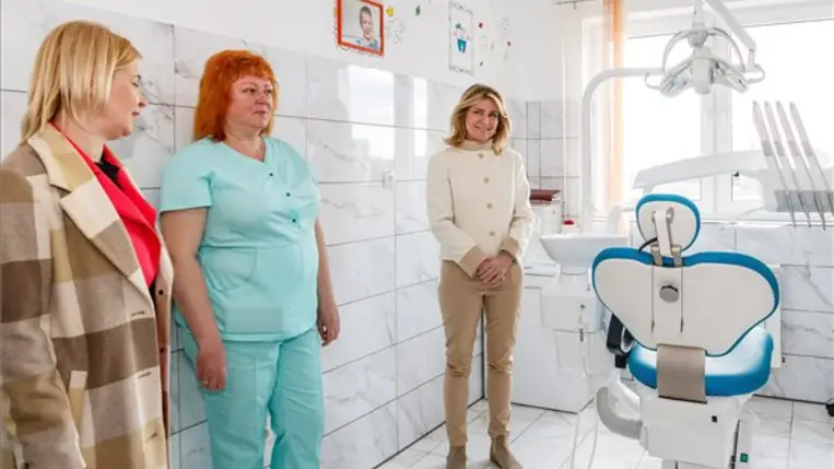 Herczegh Anita meglátogatta a Szent Mihály Gyermekotthont a kárpátaljai Ráton