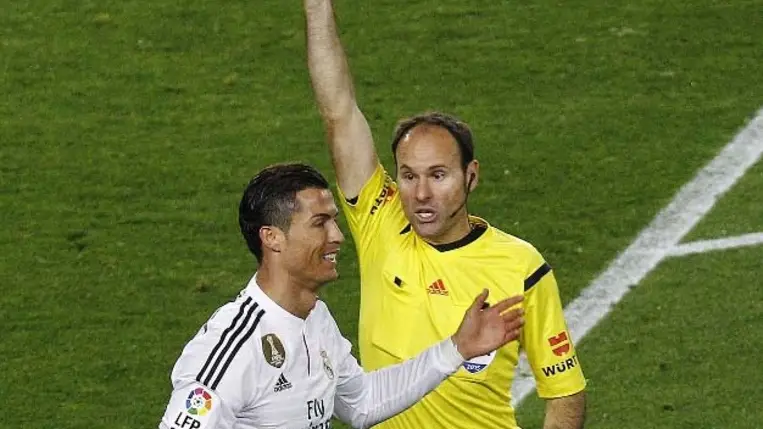 A foci-vb botránybírója vezeti Cristiano Ronaldóék legfontosabb meccsét