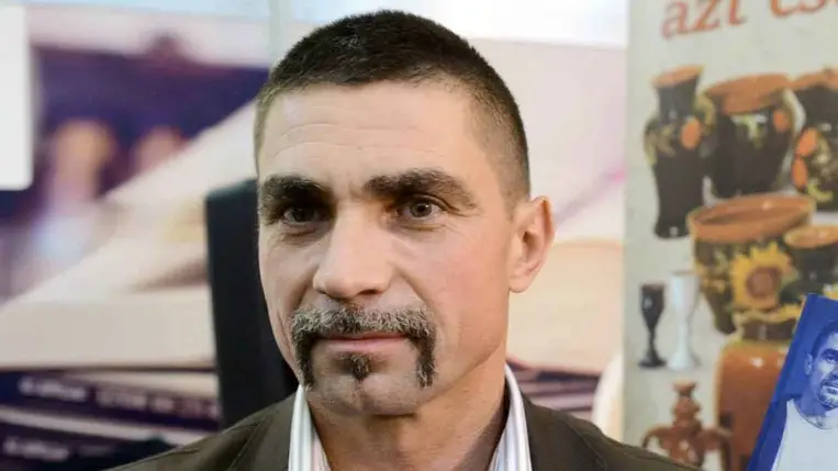 Ambrus Attila napi 12 órát dolgozik: ezzel keresi a kenyerét kétgyerekes apaként