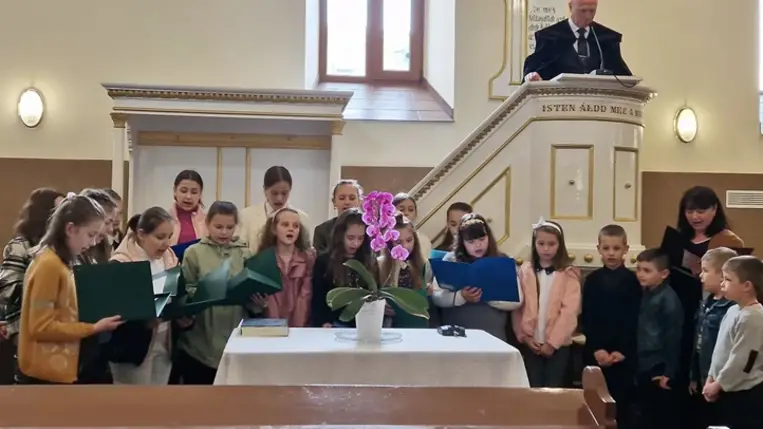 Május első vasárnapja Badalóban is az édesanyákról szólt.