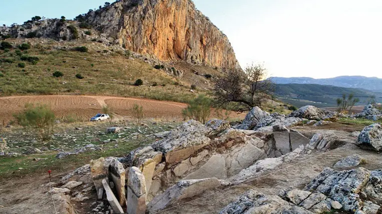 Hihetetlenül komplex síremléket találtak