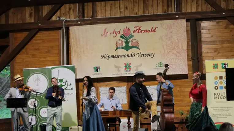 A népmesemondás nemes hagyományait követi a XIII. Ipolyi Arnold Népmesemondó Verseny, ami a vajdasági megmérettetés mellett kivívta méltó helyét az ifjabb nemzedék képzésében.