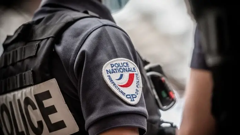 Francia rendőrök. Illusztráció