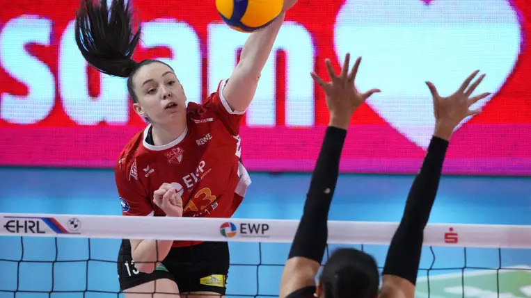 A világ legerősebb bajnokságában folytatja a magyar válogatott játékos