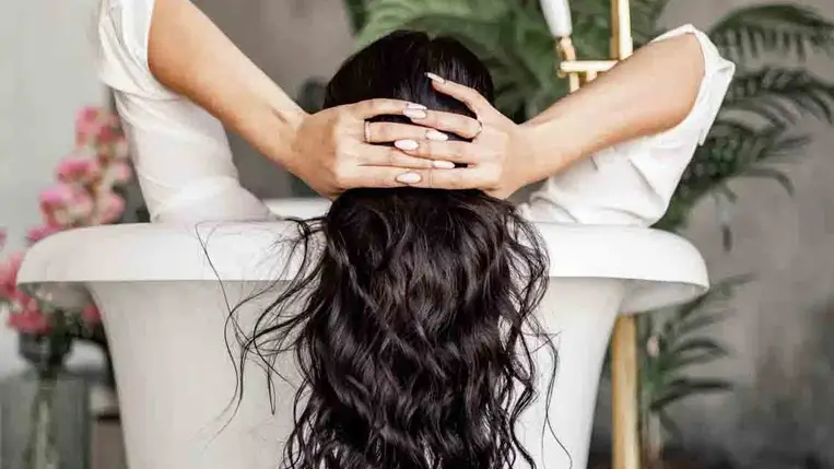  Ezt tedd, ha zsírosodik a hajad nyáron 