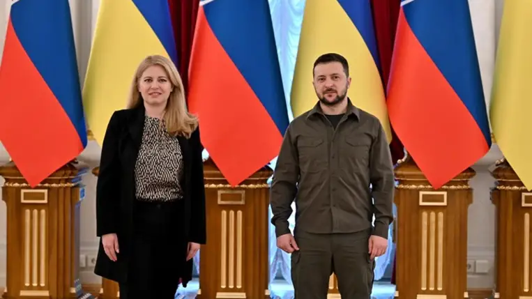 Zuzana Caputová szlovák államfő Volodimir Zelenszkij ukrán elnökkel. Fotó: Twitter