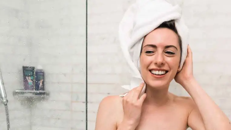  Ez történik a zuhanyzóba vizeléstől. Mennyire higiénikus? 