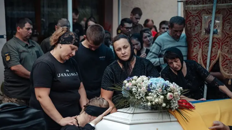 Kárpátalján végső búcsút vettek a háborúban meghalt Mikola Mikulintól. Fotó: Horincsovói kistérség