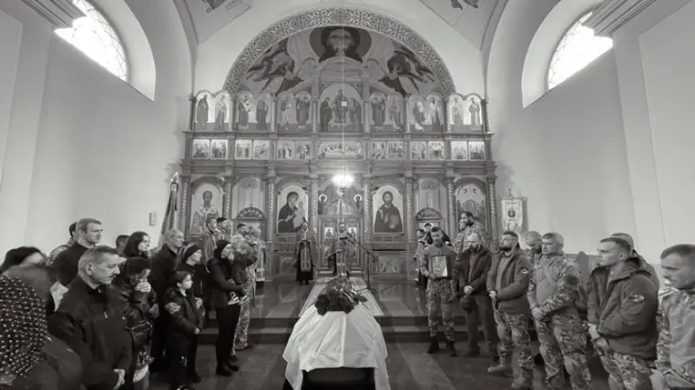 2023. október 23-án Munkácson végső búcsút vettek az orosz-ukrán háborúban elesett hőstől, Jurij Szivulkától. Fotó: Munkácsi Városi Tanács