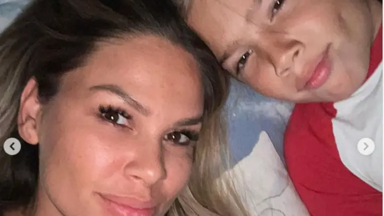 Majka kisebbik fia tiszta Dundika az anya-fia fotókon: Olivérrel ennyire hasonlítanak