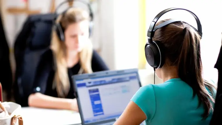 A kétnyelvűség segíthet az információk hatékony kiszűrésében