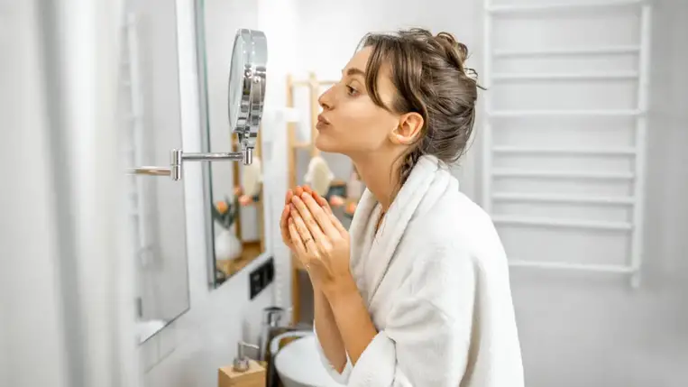  Arctorna: szemmel láthatóan feszesebb lesz az arcbőröd ezekkel a gyakorlatokkal 