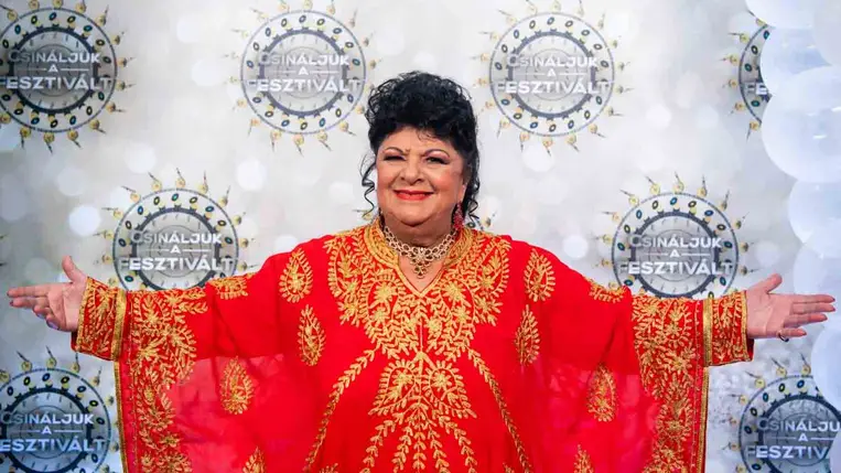 31 évesen lett nagymama a magyar énekesnő - Ma már dédunokája is van