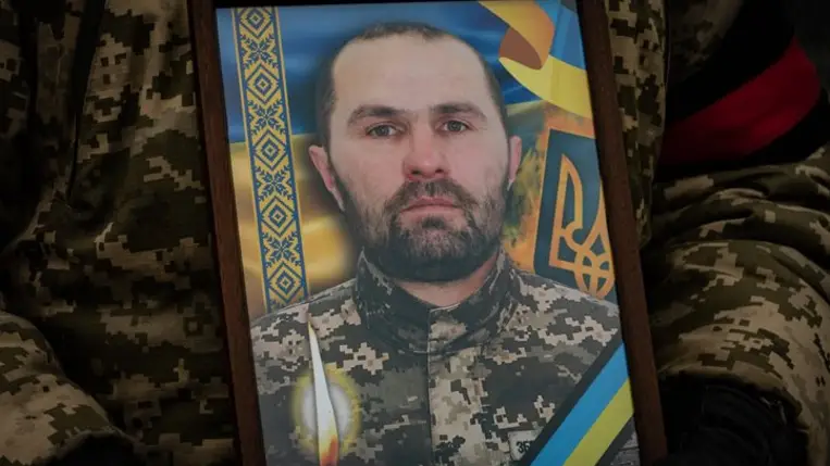 Ungváron utolsó útjára kísérték az 52 éves Vaszil Roszadát. Fotó: Ungvári Városi Tanács