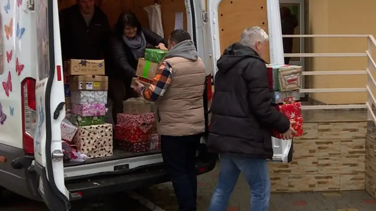 Cipősdobozba zárt szeretet a Határtalan Segítség Alapítványtól