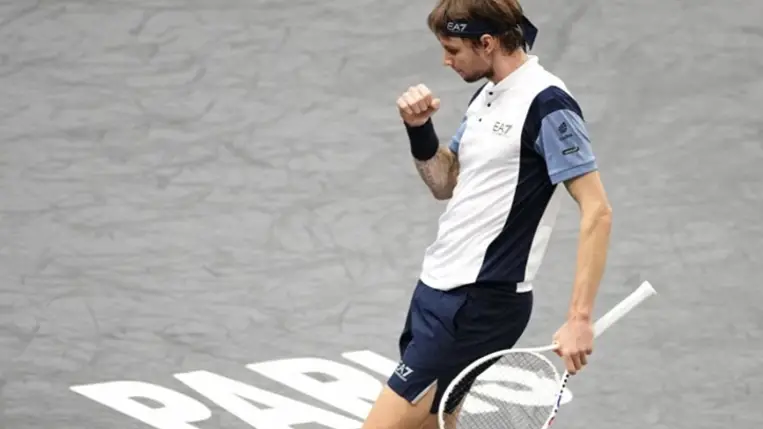 Meccs közben evett bele egy néző chipsébe a teniszező